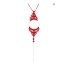 Sautoir bohème Ciewenn micro macramé composé d’un cordon rouge tissé sur un cercle argenté, parsemé de perles et orné d"une chaînette argenté