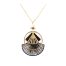 Collier art déco CieWenn composé d'une chaîne inox dorée ornée d'un jeu de pampilles géométriques aux formes variées et de perles dorées et noires.