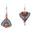 Boucles d'oreilles asymétriques Ciewenn composées de micro macramé marron, orange et bleu , et de perles marron et bronze.